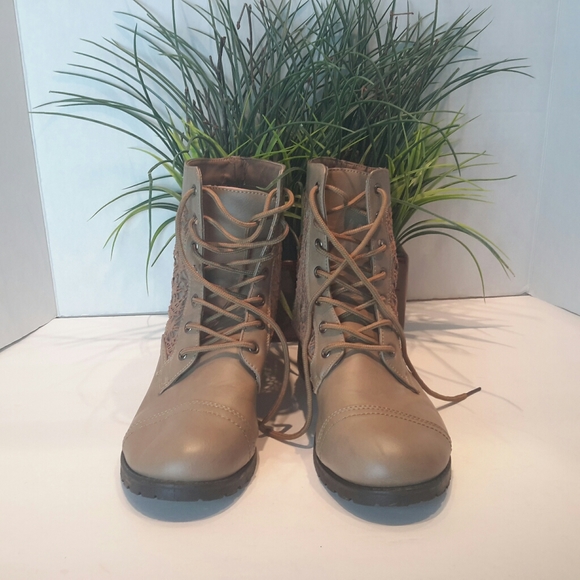 Beauty Max Lace Ankle Boots Size 6.5 - Picture 4 of 8